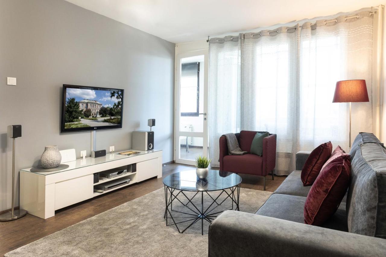 Modern Apartment Near Faculty Of El Engineering ซาเกร็บ ภายนอก รูปภาพ
